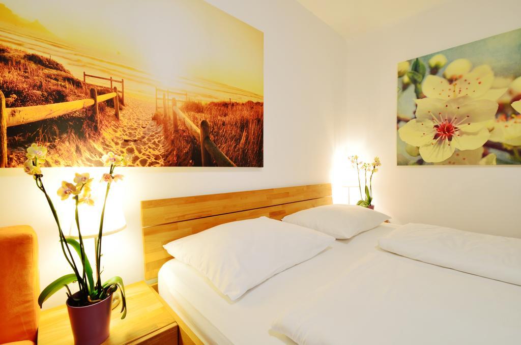 Ajo Central Vienna Bilik gambar