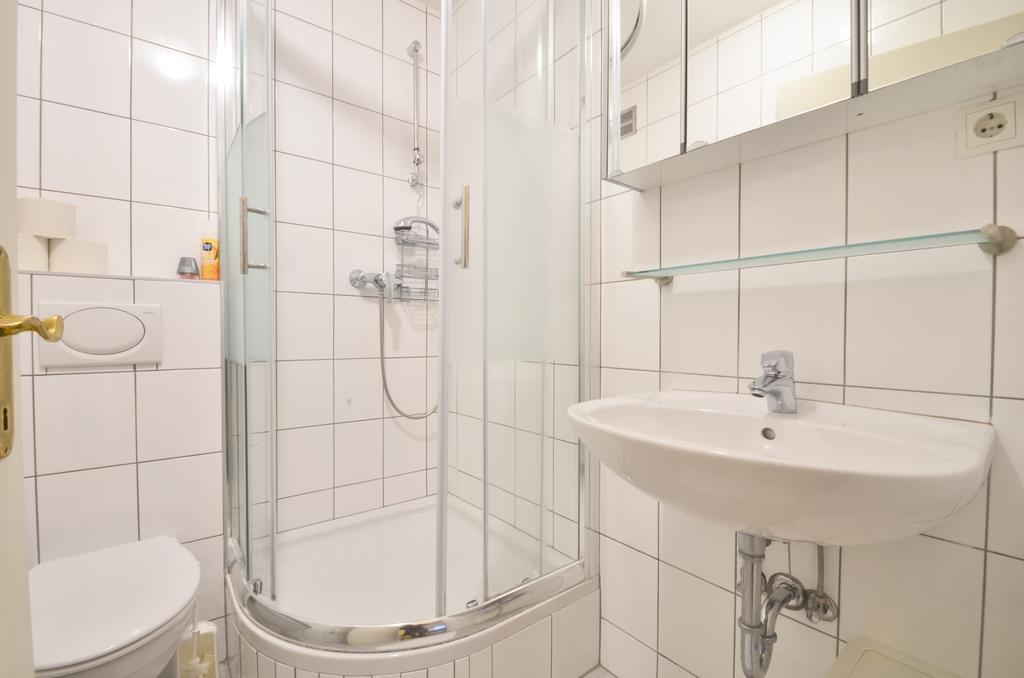 Ajo Central Vienna Bilik gambar