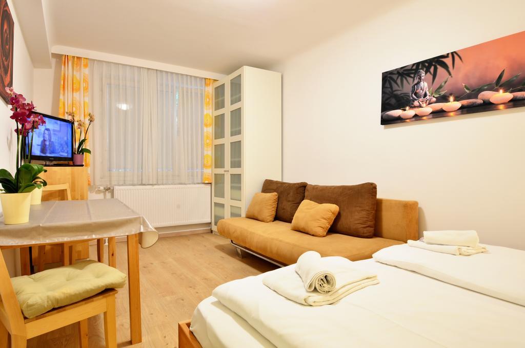 Ajo Central Vienna Bilik gambar