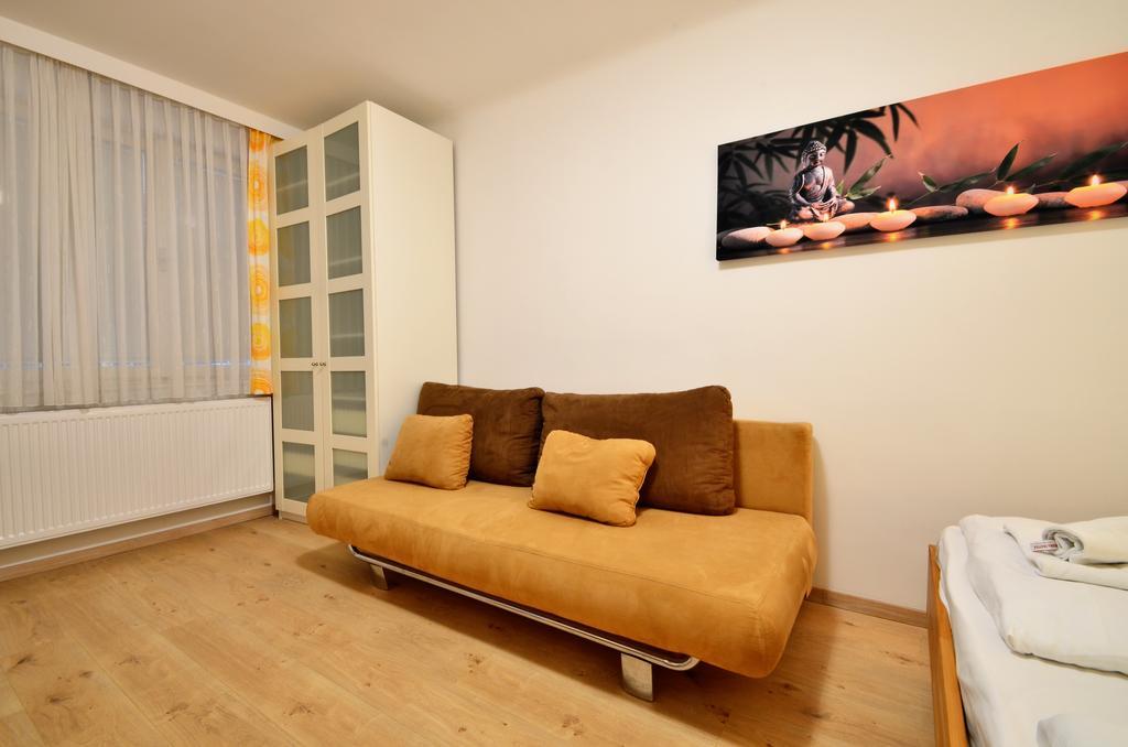 Ajo Central Vienna Bilik gambar
