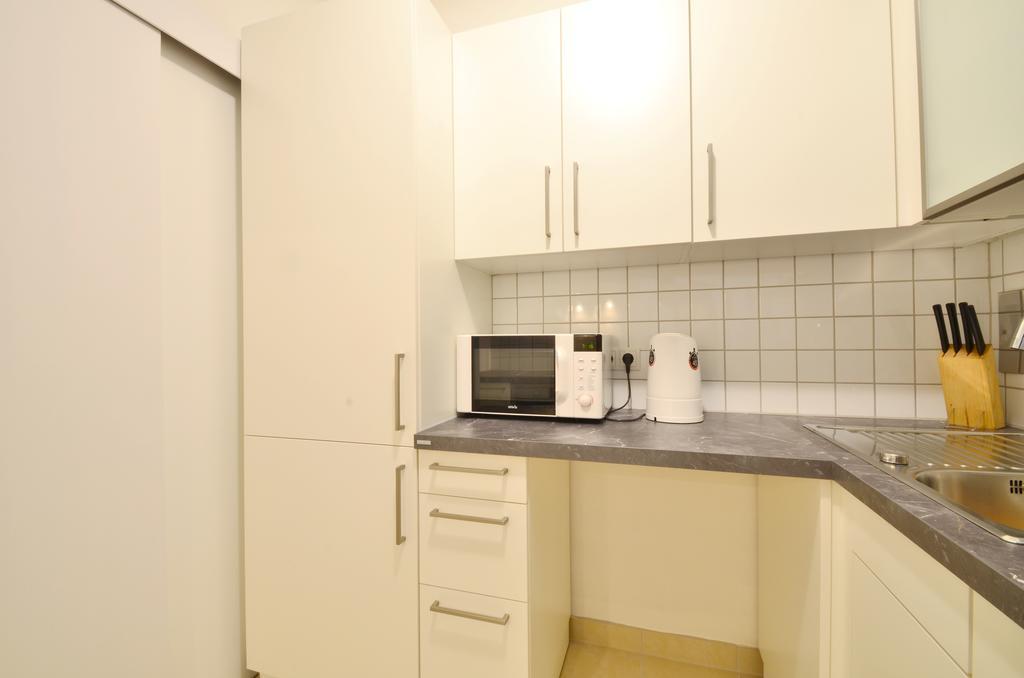 Ajo Central Vienna Bilik gambar