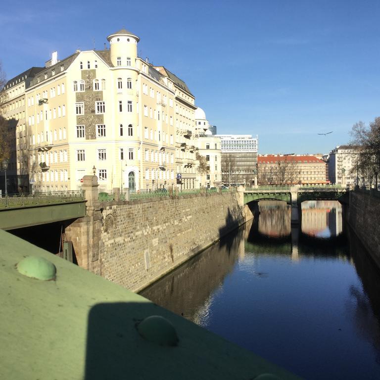 Ajo Central Vienna Luaran gambar